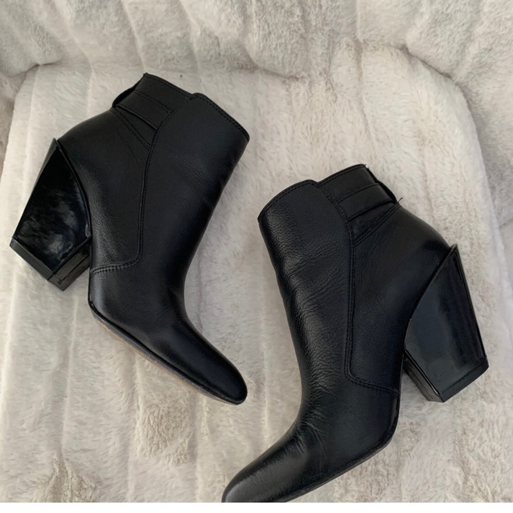 Boots - Picture 3 of 5